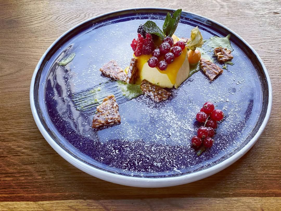 Panna cotta à la mangue et pistache